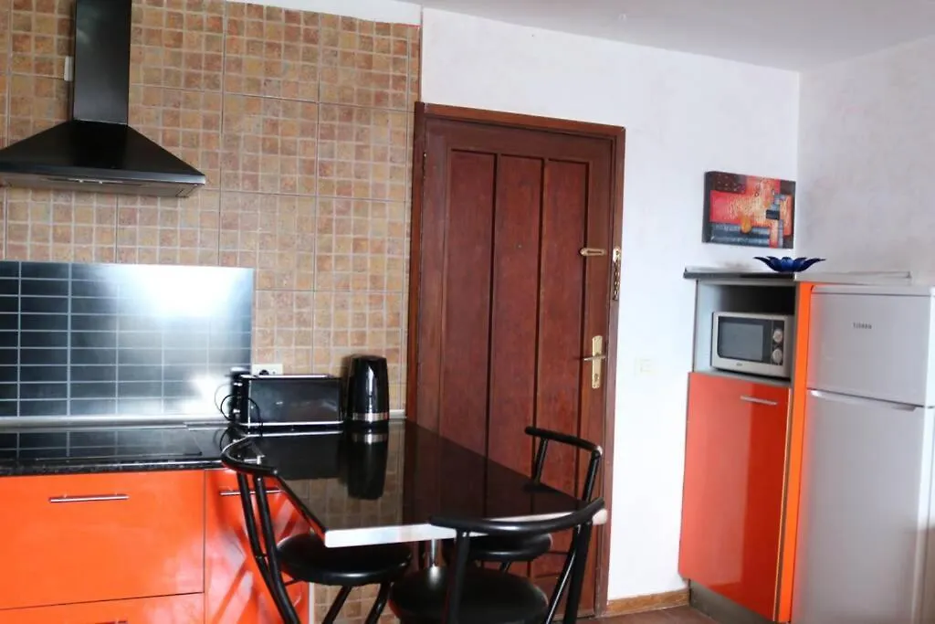 Apartment On The Beach And Ocean Sounds Fasnia