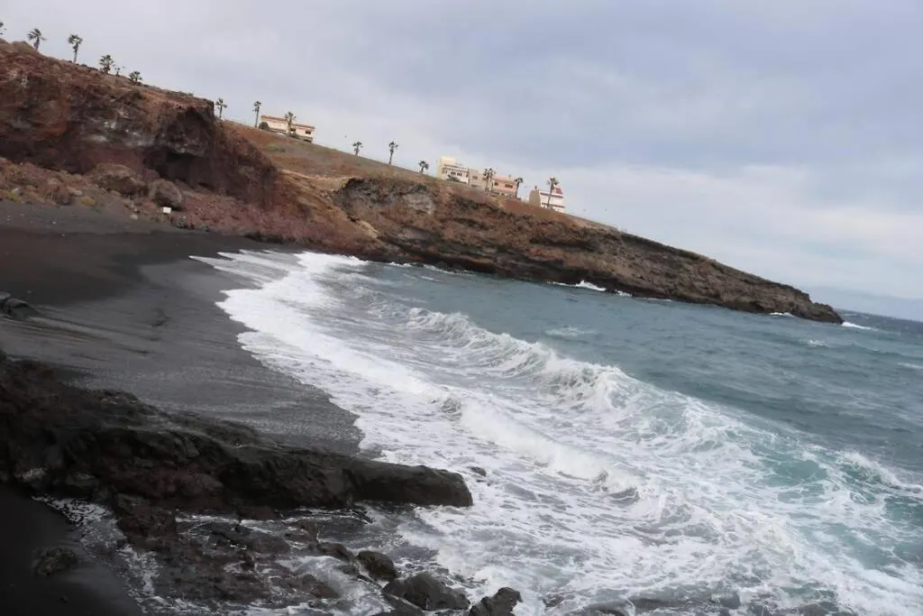 Apartment On The Beach And Ocean Sounds Fasnia 0*,