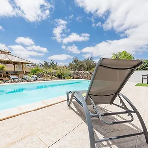 Casa Yukka With Heated Pool Lajares