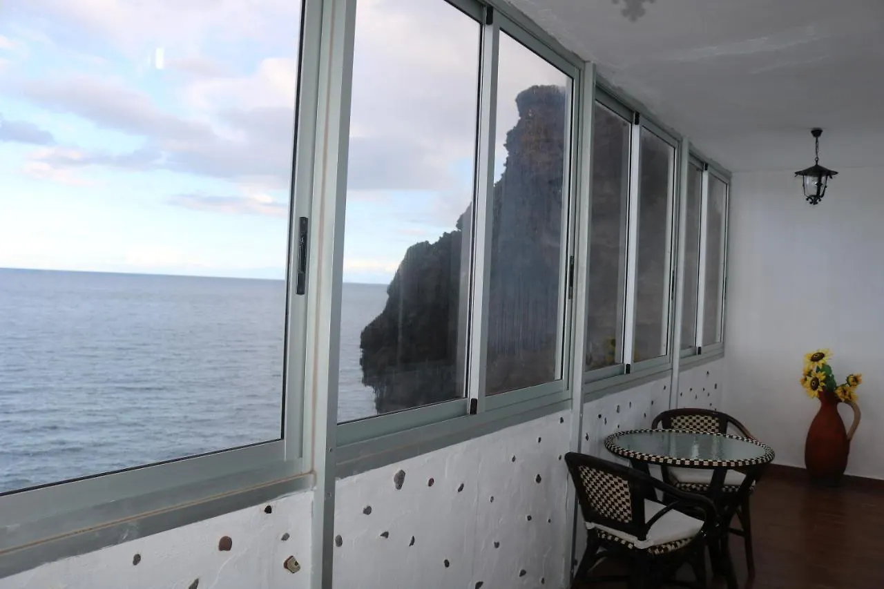 Apartment On The Beach And Ocean Sounds Fasnia