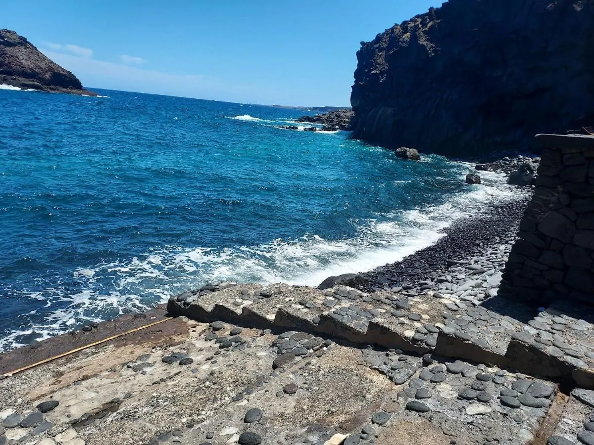 Apartment On The Beach And Ocean Sounds Fasnia